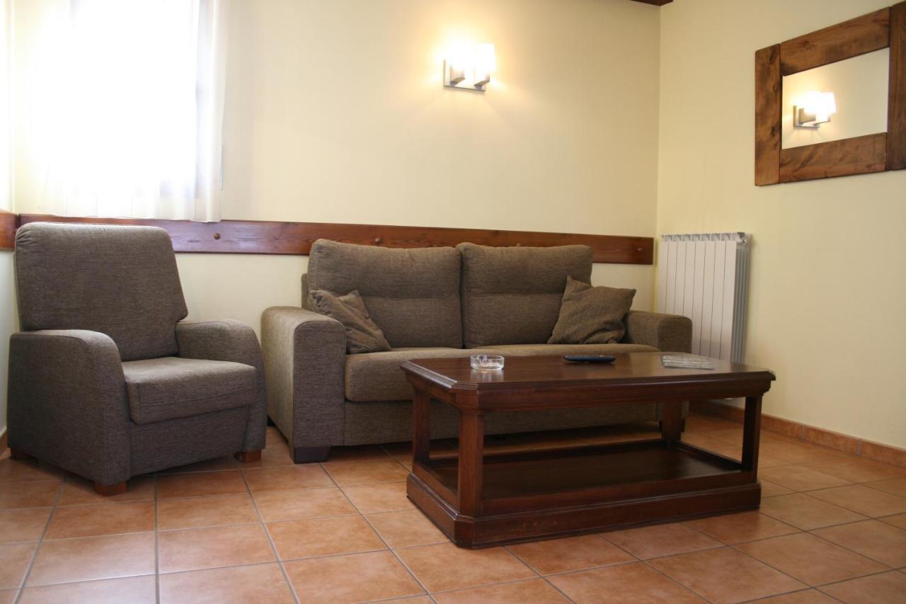 אספוט Apartamentos Les Picardes מראה חיצוני תמונה