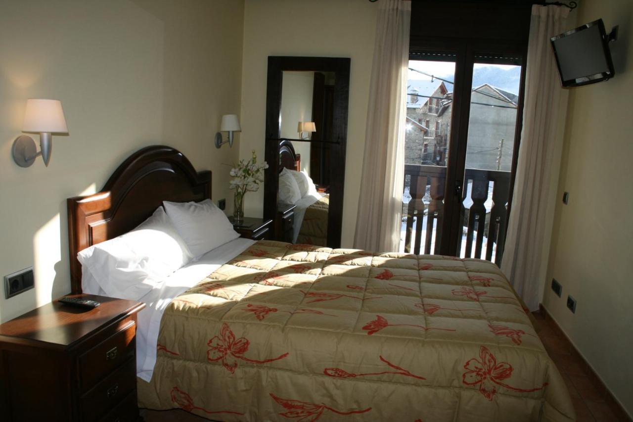 אספוט Apartamentos Les Picardes מראה חיצוני תמונה