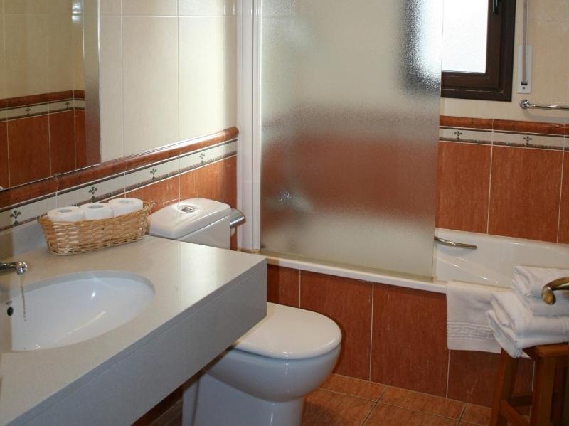 אספוט Apartamentos Les Picardes מראה חיצוני תמונה